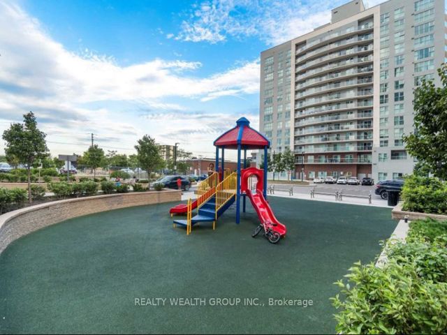 907 - 2150 Lawrence Ave