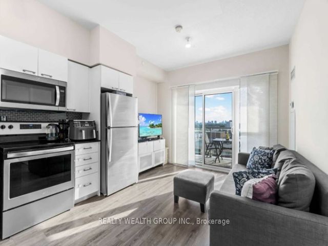 907 - 2150 Lawrence Ave