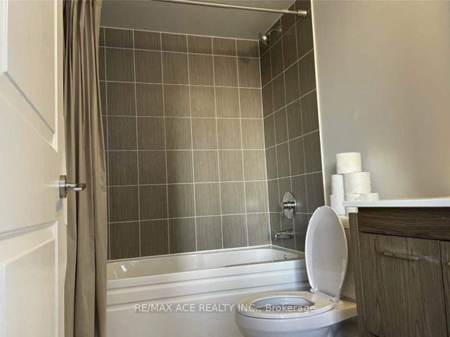 903 - 30 Meadowglen Pl