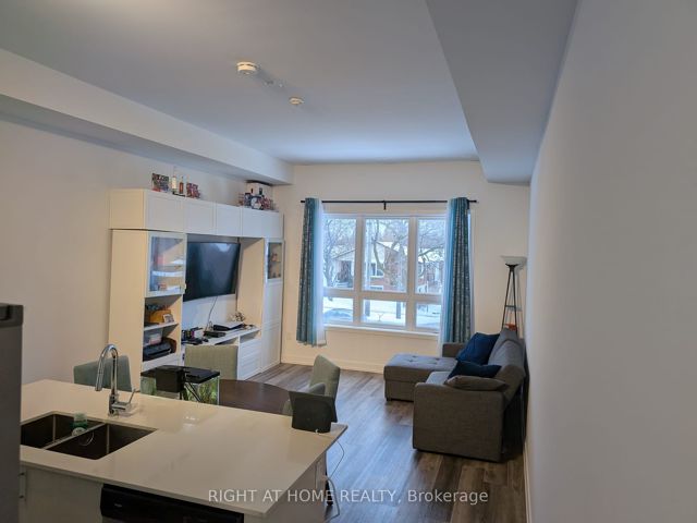 112 - 3686 St Clair Ave E