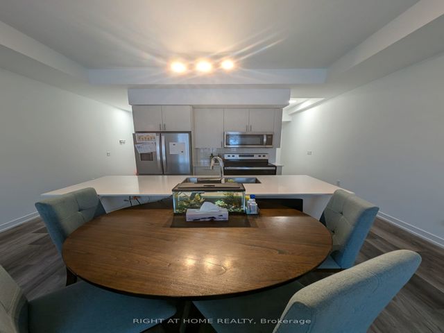 112 - 3686 St Clair Ave E
