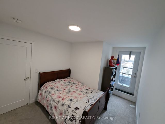 112 - 3686 St Clair Ave E