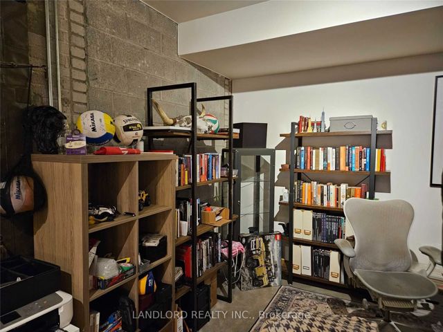 123 - 68 Broadview Ave