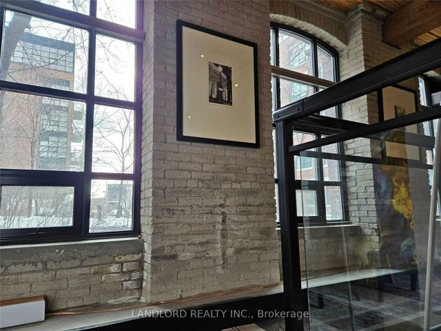 123 - 68 Broadview Ave