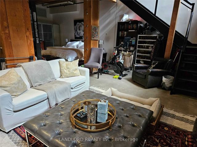 123 - 68 Broadview Ave