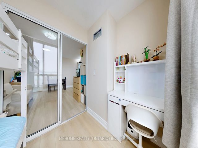 1601 - 2627 Mccowan Rd