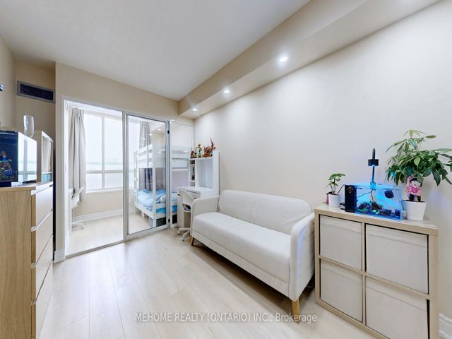 1601 - 2627 Mccowan Rd