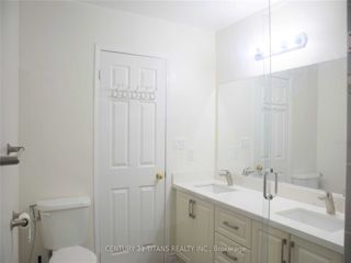 1702 - 29 Rosebank Dr