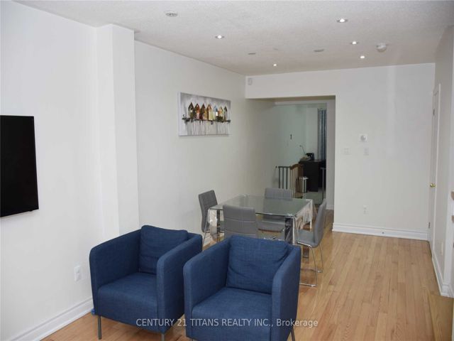 1702 - 29 Rosebank Dr