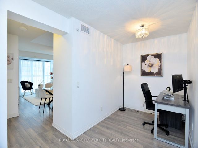 1003 - 30 Meadowglen Pl