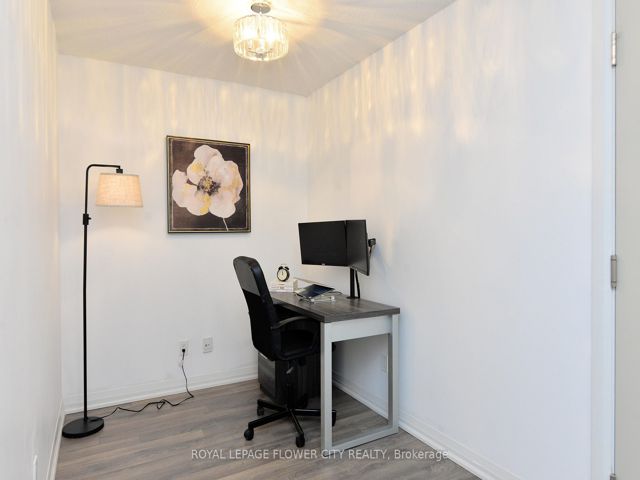 1003 - 30 Meadowglen Pl