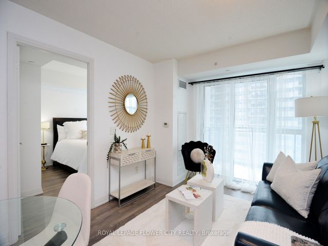 1003 - 30 Meadowglen Pl