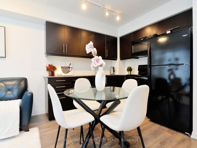 1003 - 30 Meadowglen Pl