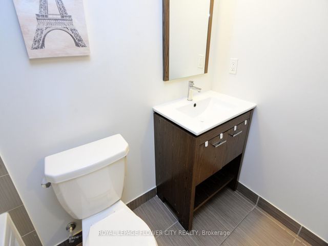 1003 - 30 Meadowglen Pl