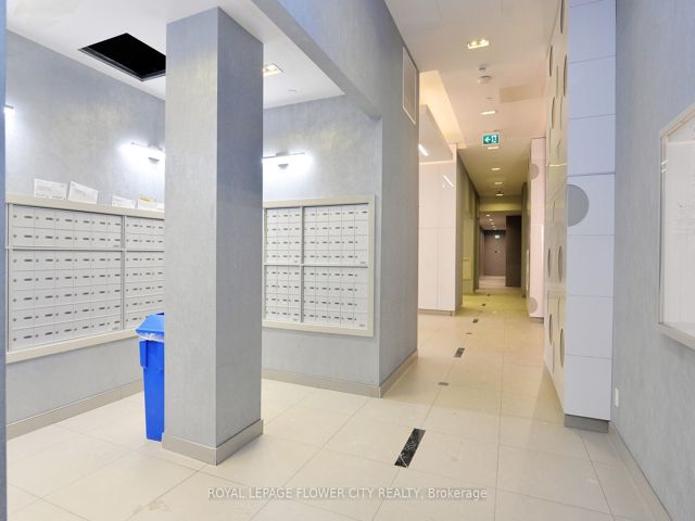 1003 - 30 Meadowglen Pl