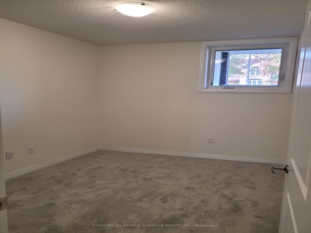 17 - 255 McLevin Ave