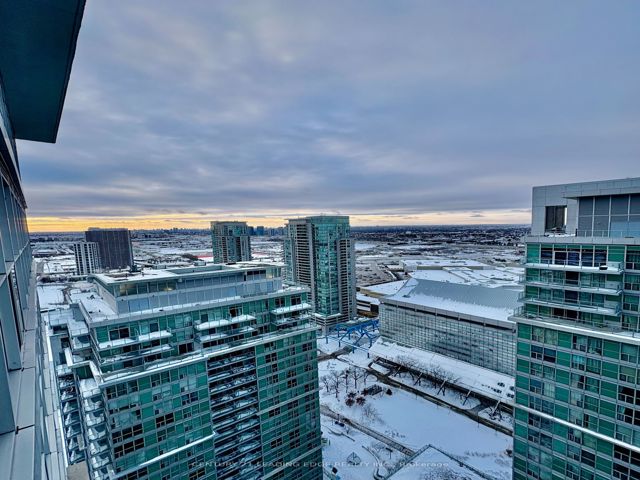 3806 - 50 Town Centre Crt