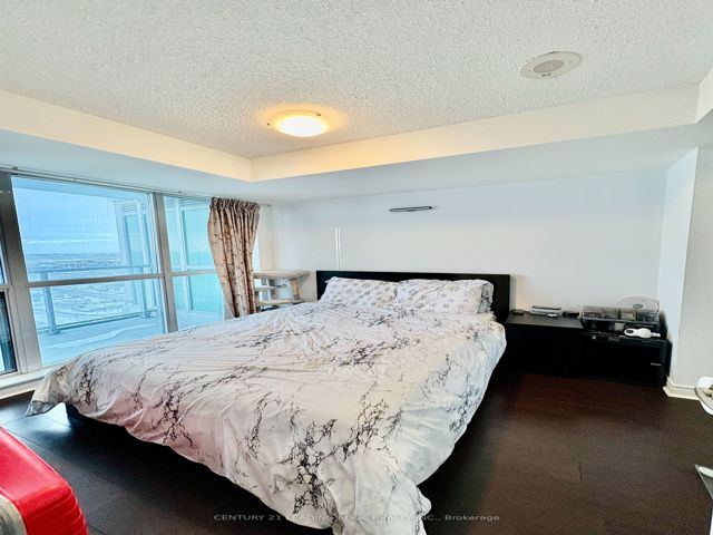 3806 - 50 Town Centre Crt