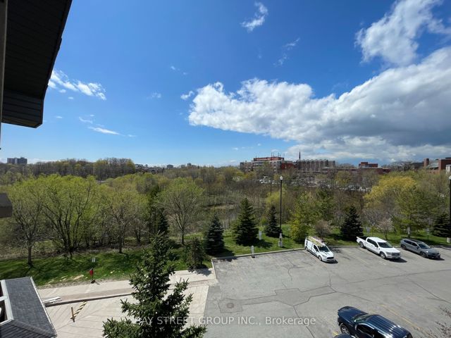 429 - 684 Warden Ave
