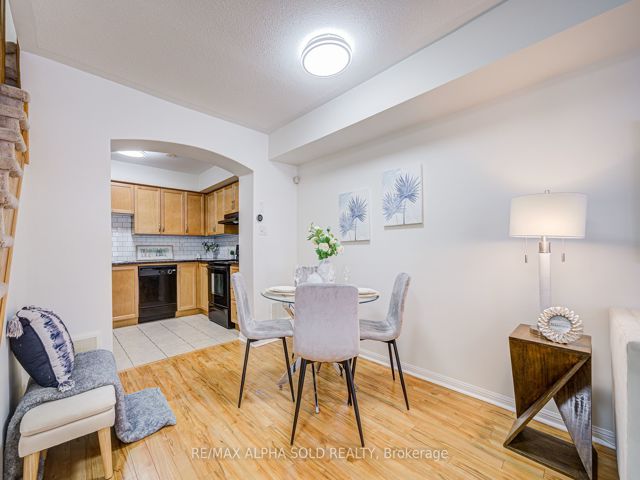 15 - 30 Mendelssohn St