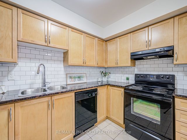 15 - 30 Mendelssohn St