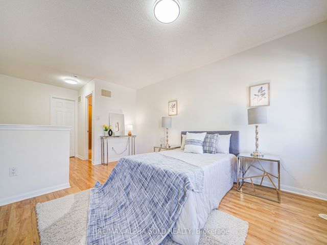 15 - 30 Mendelssohn St