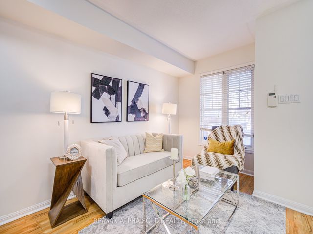 15 - 30 Mendelssohn St