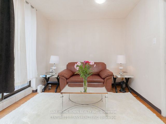 328 - 665 Kennedy Rd