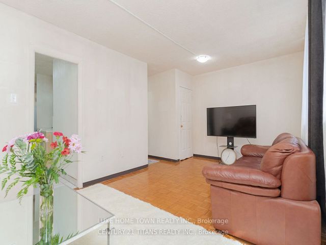 328 - 665 Kennedy Rd