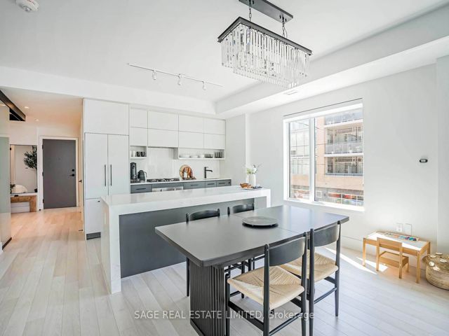 206 - 1888 Queen St E
