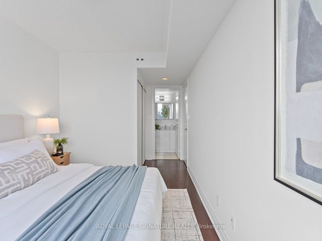 402 - 1797 Queen St E