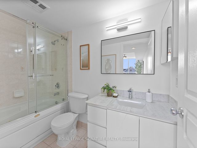 402 - 1797 Queen St E
