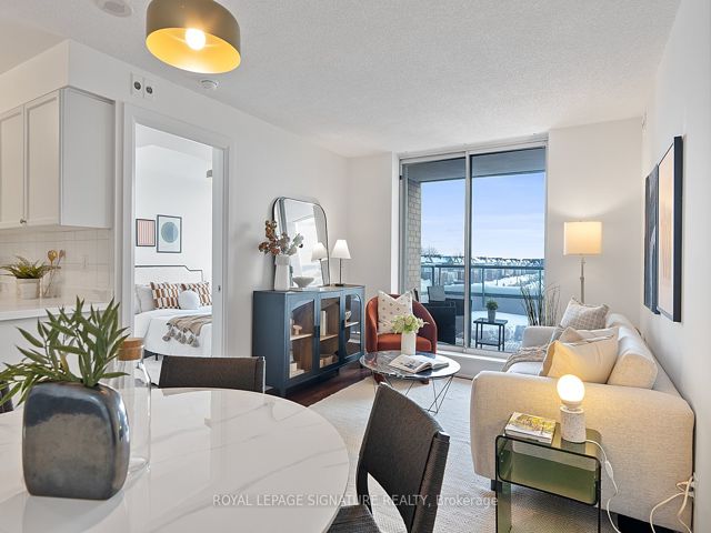 402 - 1797 Queen St E