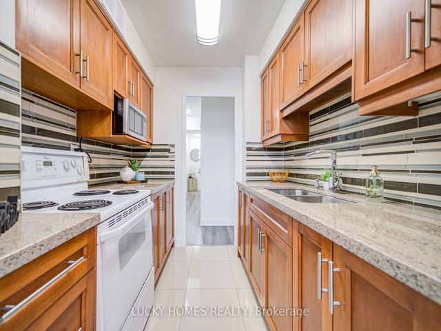 401 - 3311 Kingston Rd