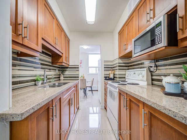 401 - 3311 Kingston Rd
