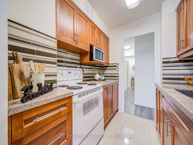 401 - 3311 Kingston Rd
