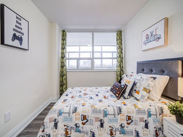 401 - 3311 Kingston Rd