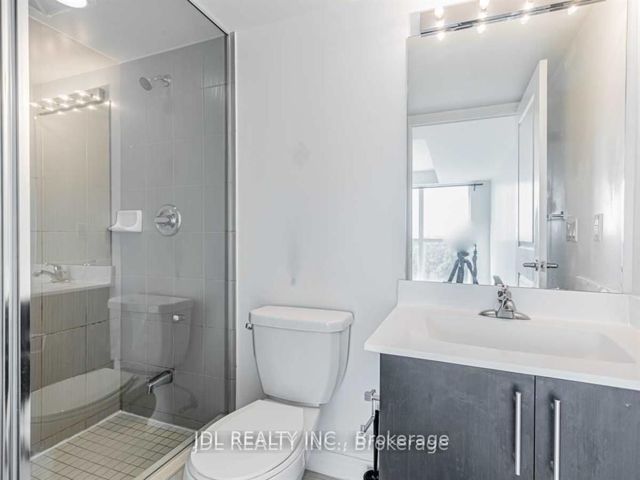 902 - 50 Town Centre Crt