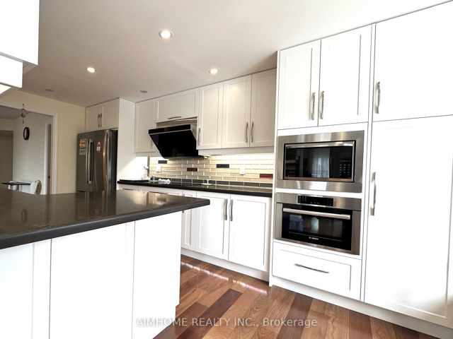 404 - 175 Bamburgh Circ