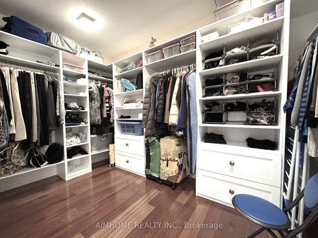 404 - 175 Bamburgh Circ