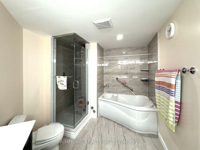 404 - 175 Bamburgh Circ
