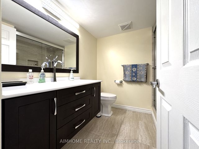 404 - 175 Bamburgh Circ