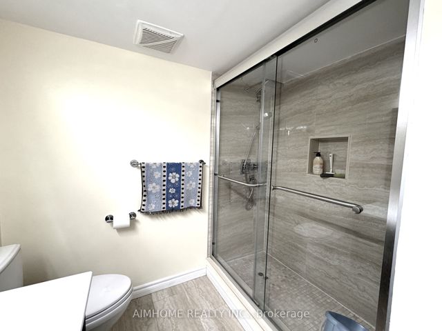 404 - 175 Bamburgh Circ