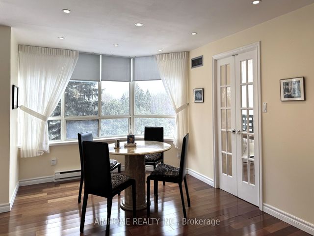 404 - 175 Bamburgh Circ
