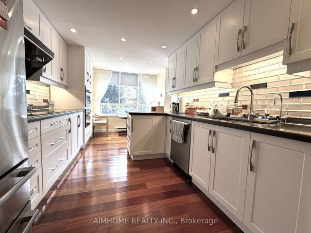 404 - 175 Bamburgh Circ