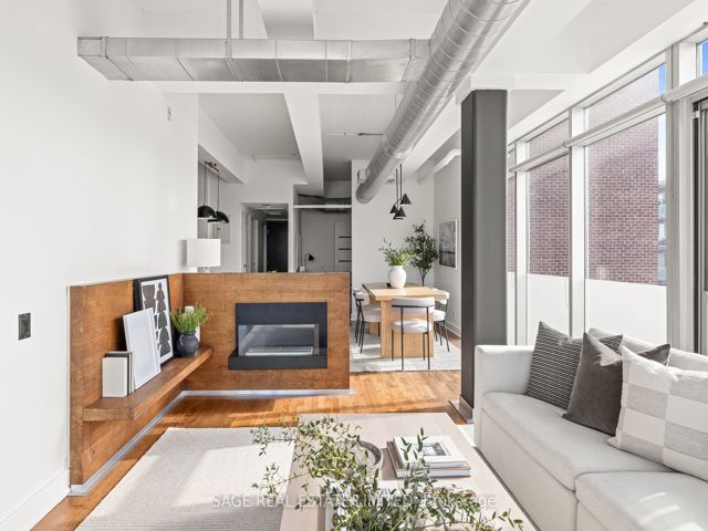 601 - 233 Carlaw Ave