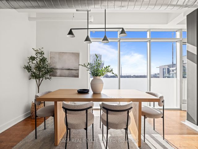 601 - 233 Carlaw Ave