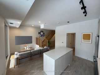 10 - 174 Clonmore Dr