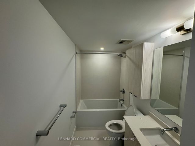 10 - 174 Clonmore Dr