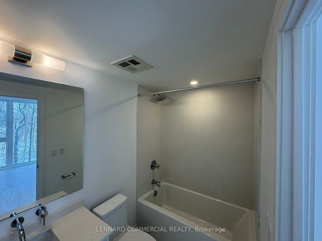10 - 174 Clonmore Dr